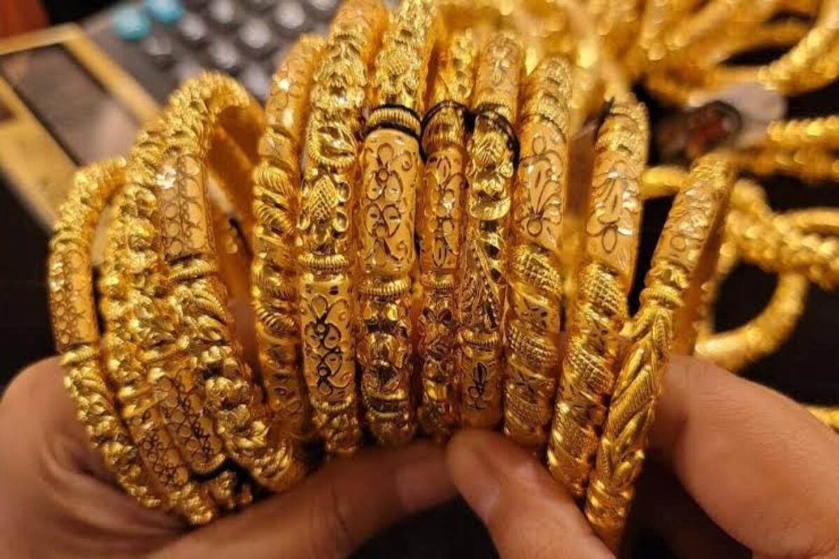 تراجع «سعر الذهب» الآن بمقدار 200 جنيه للجرام الواحد في عيار 21 وتصل سعر السبيكة الـ50 جرام إلى 11450 جنيه، بينما يتكبد الجنيه خسارة قدرها 1800 جنيه 2 تراجع «سعر الذهب» الآن بمقدار 200 جنيه للجرام الواحد في عيار 21 وتصل سعر السبيكة الـ50 جرام إلى 11450 جنيه، بينما يتكبد الجنيه خسارة قدرها 1800 جنيه