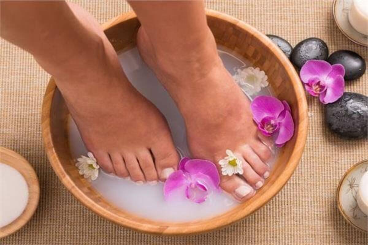 وداعاً لـصالونات التجميل … طريقة سهلة لعمل الباديكير في المنزل جربي بنفسك 5 وداعاً لـصالونات التجميل … طريقة سهلة لعمل الباديكير في المنزل جربي بنفسك