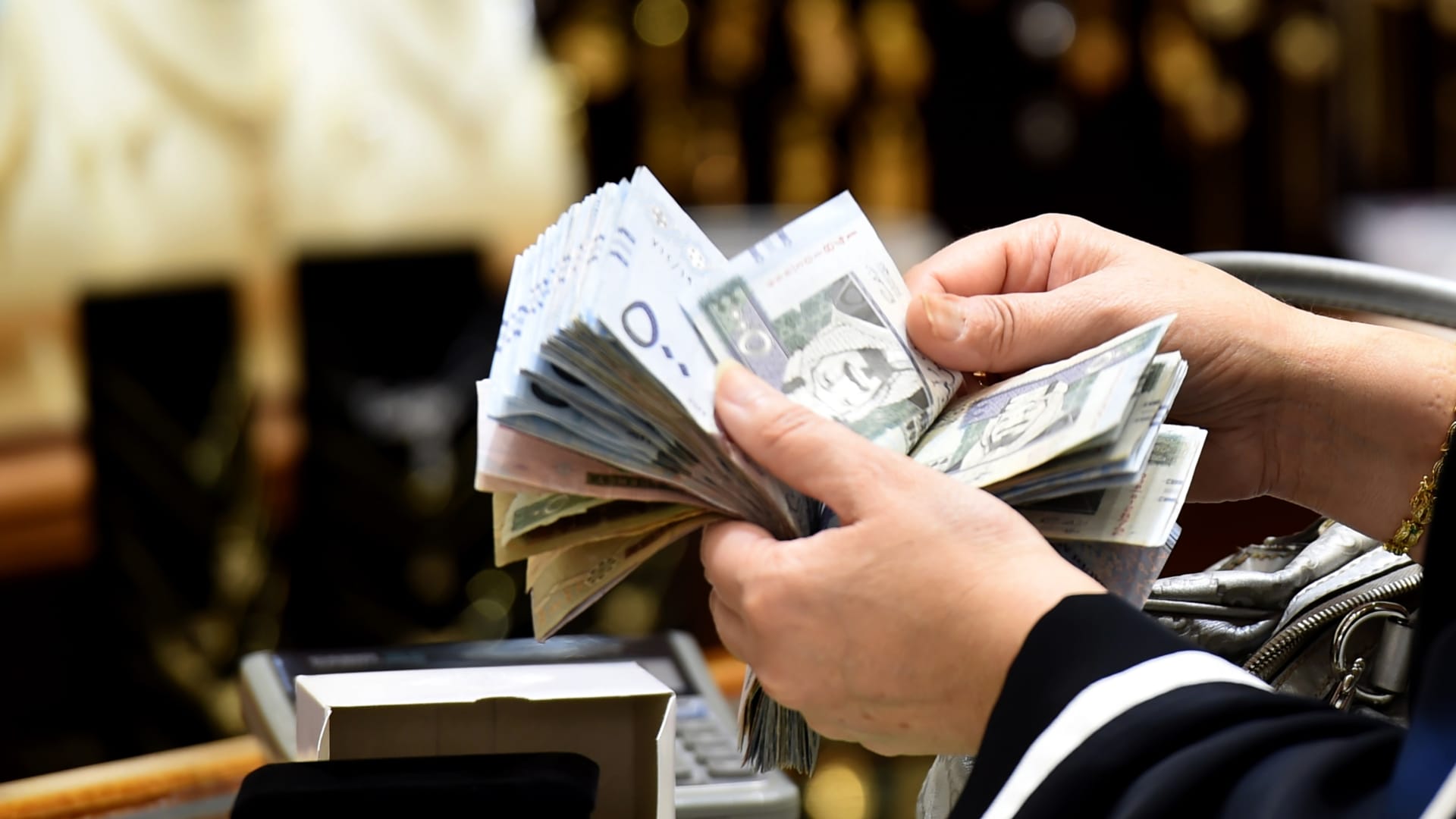 "بشرى سارة بأمر ملكي" تمديد الدعم الإضافي في حساب المواطن..فكم مدة تمديد الدعم؟ وهل هناك زيادة في الرواتب؟ 2 “بشرى سارة بأمر ملكي” تمديد الدعم الإضافي في حساب المواطن..فكم مدة تمديد الدعم؟ وهل هناك زيادة في الرواتب؟