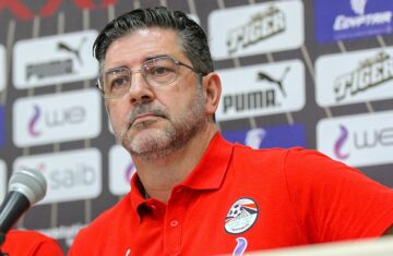 بند مفخخ.. مفاجأة في عقد روي فيتوريا مع المنتخب