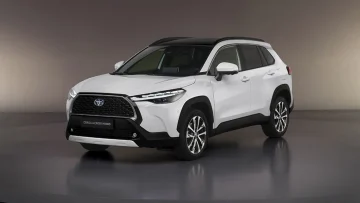 تويوتا كورولا كروس Toyota Corolla Cross 2024 قمة التطور الياباني وروعه القيادة