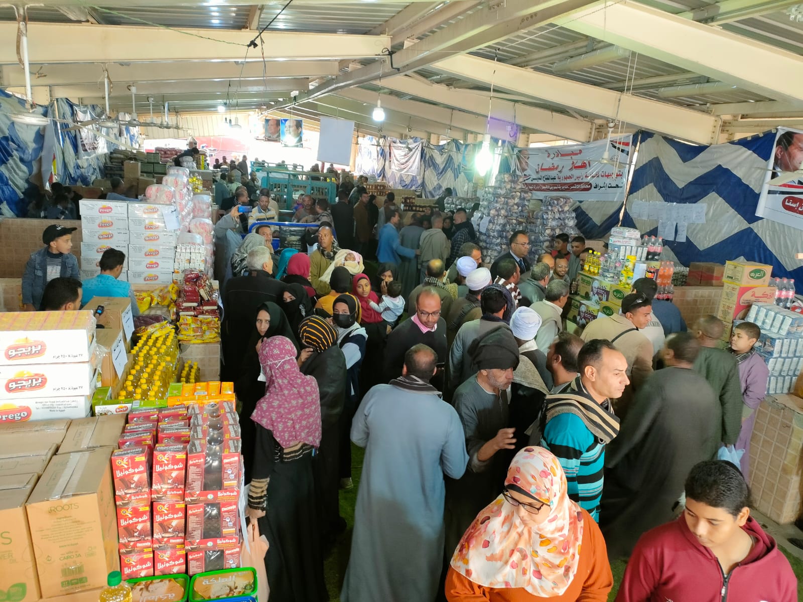 بشرى للمواطنين .. وزارة التموين تستعد لإطلاق معارض "أهلا رمضان" بتوفير السلع الغذائية بخصومات 5 بشرى للمواطنين .. وزارة التموين تستعد لإطلاق معارض “أهلا رمضان” بتوفير السلع الغذائية بخصومات