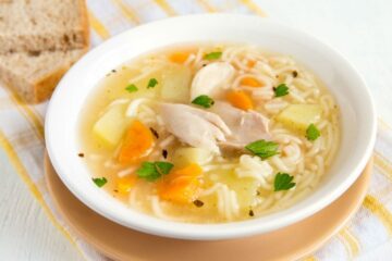 طريقة عمل شوربة الدجاج بالمكرونة ألذ وأخف شوربة ممكن تدوقيها في الشتاء