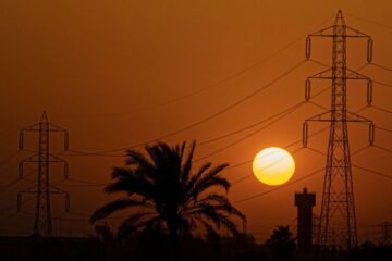 بسبب الامتحانات.. الحكومة المصرية تعلن خطة تخفيف أحمال الكهرباء نهارًا وليس ليلًا