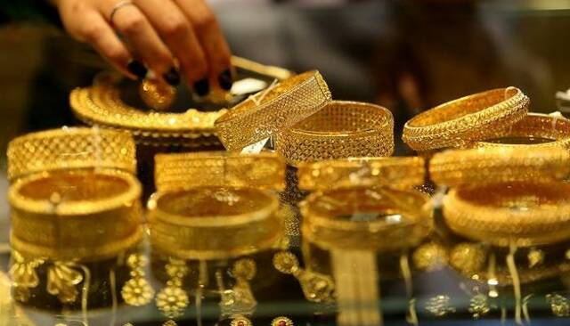أخر تحديث لسعر الذهب اليوم في محلات الصاغة أثناء التعاملات الصباحية 2 أخر تحديث لسعر الذهب اليوم في محلات الصاغة أثناء التعاملات الصباحية