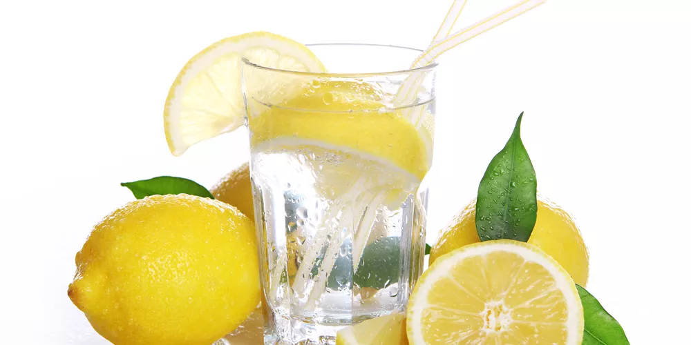 7 فوائد شرب ماء الليمون في الصباح على الريق.. اكتشف أهميته وأضراره 5 7 فوائد شرب ماء الليمون في الصباح على الريق.. اكتشف أهميته وأضراره