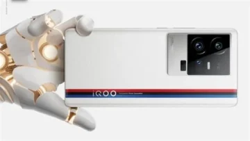 iQOO 12: هاتف ذكي متطور يجمع بين الأداء والتصميم والبطارية