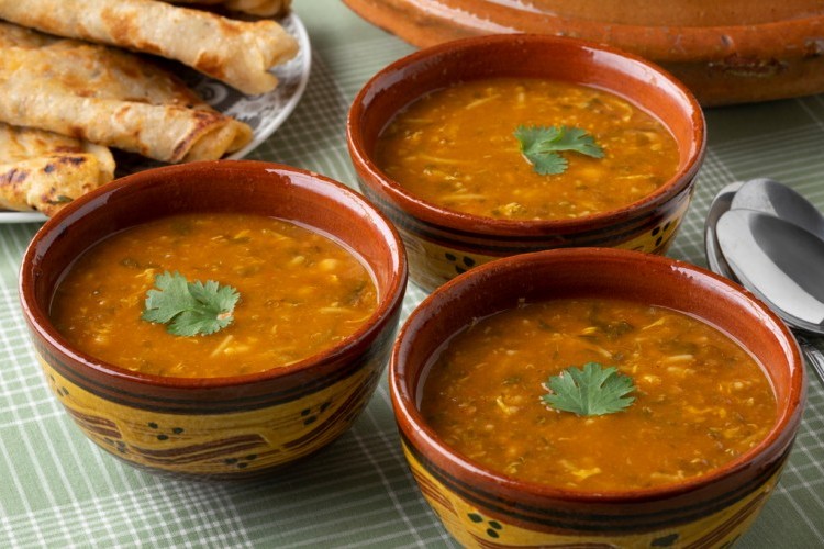 طريقة عمل شوربة الحريرة بمذاق رائع تعرفي على مكونات التحضير