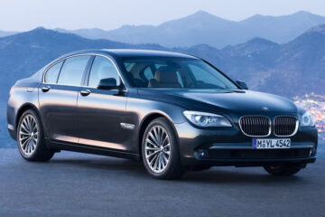 “BMW” مميزات استثنائية وأنظمة أمان متطورة سيارة 7 Series لعشاق الفخامة والأداء الألماني