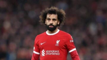 حقيقة مغادرة محمد صلاح معسكر المنتخب والعودة الي انجلترا