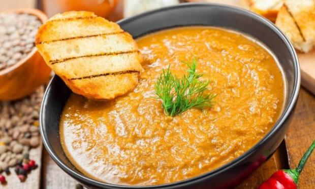 اقتصادية وهتدفي أسرتك.. اعملي شوربة العدس بالزبدة على خطى الشيفات 5 اقتصادية وهتدفي أسرتك.. اعملي شوربة العدس بالزبدة على خطى الشيفات