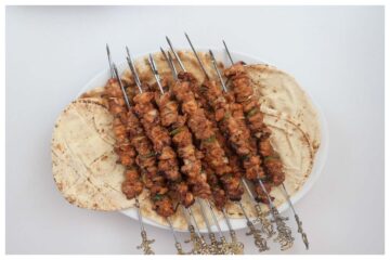 الشيش طاووق بالتتبيلة الخطيرة على الطريقة السورية.. هياكلوا صوابعهم وراها