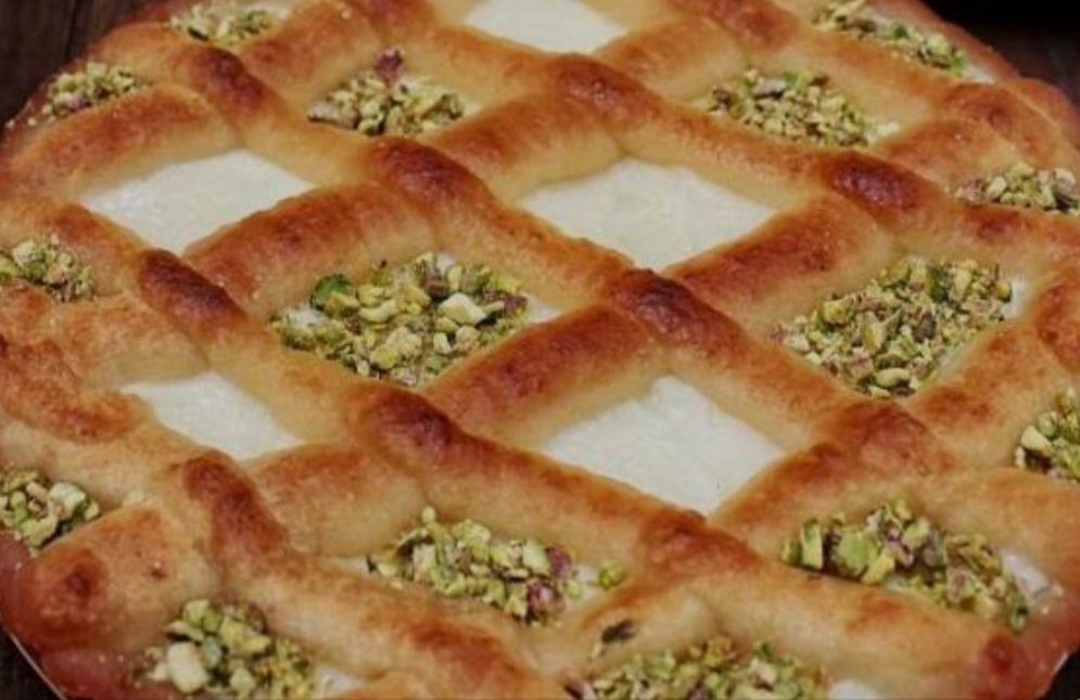 اللينزا الدمياطي.. اعملي ألذ حلوى بطريقة سهلة وسريعة.. عيالك مش هيملّوا منها 5 اللينزا الدمياطي.. اعملي ألذ حلوى بطريقة سهلة وسريعة.. عيالك مش هيملّوا منها