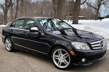 “MERCEDES BENZ” سيارة سي 300 الفخامة والقوة والأمان في سيارة واحدة