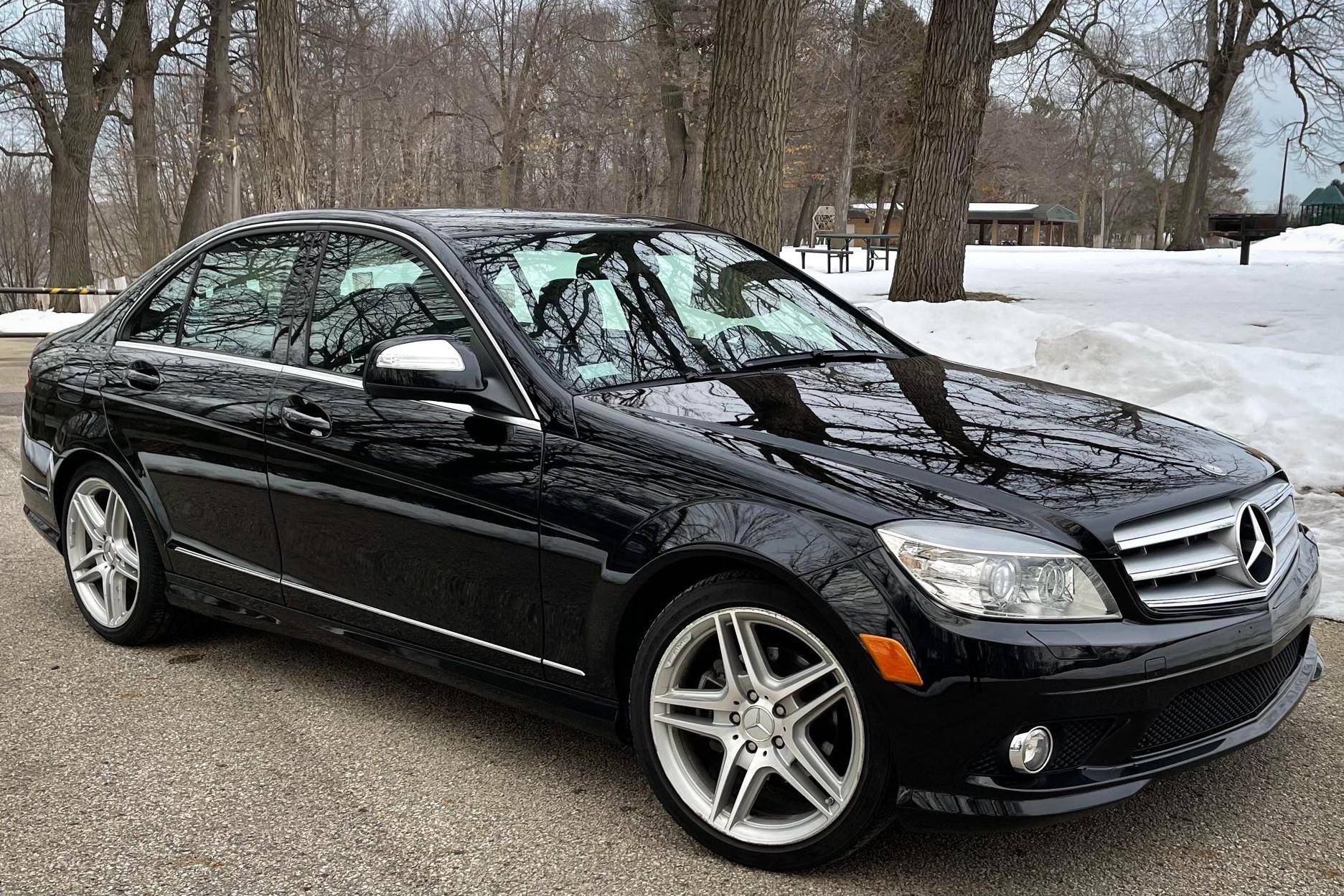 "MERCEDES BENZ" سيارة سي 300 الفخامة والقوة والأمان في سيارة واحدة 5 “MERCEDES BENZ” سيارة سي 300 الفخامة والقوة والأمان في سيارة واحدة