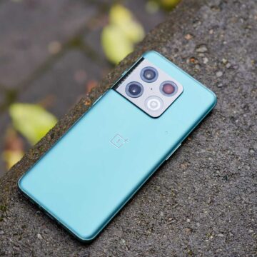 OnePlus 10 Pro: الهاتف الذكي الذي يحطم الحواجز بين الفخامة والأداء