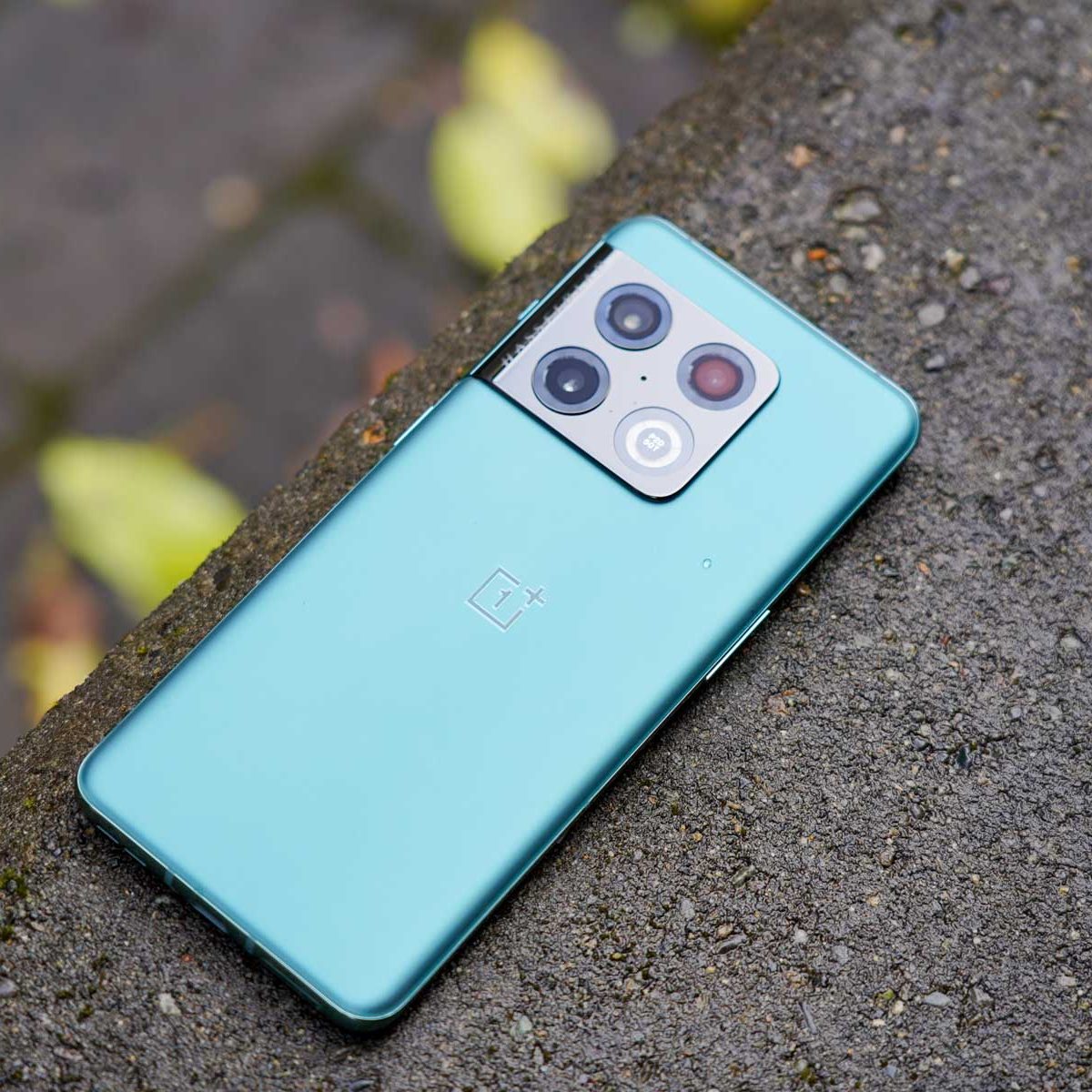 OnePlus 10 Pro: الهاتف الذكي الذي يحطم الحواجز بين الفخامة والأداء 5 OnePlus 10 Pro: الهاتف الذكي الذي يحطم الحواجز بين الفخامة والأداء