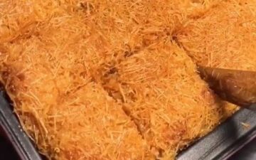 فاتك كتير ياللي مجربتهاش..كيكة الشعرية الشهية هتدفي ولادك في ليالي الشتاء الباردة