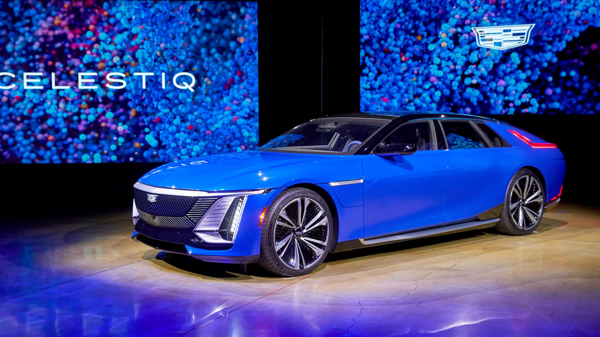"Cadillac" سيارة كيليستيك الامريكية قمة الفخامة والأداء 2024 5 “Cadillac” سيارة كيليستيك الامريكية قمة الفخامة والأداء 2024