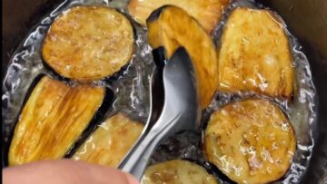قلي الباذنجان بهذه الطريقة العبقرية مش هيشرب زيت