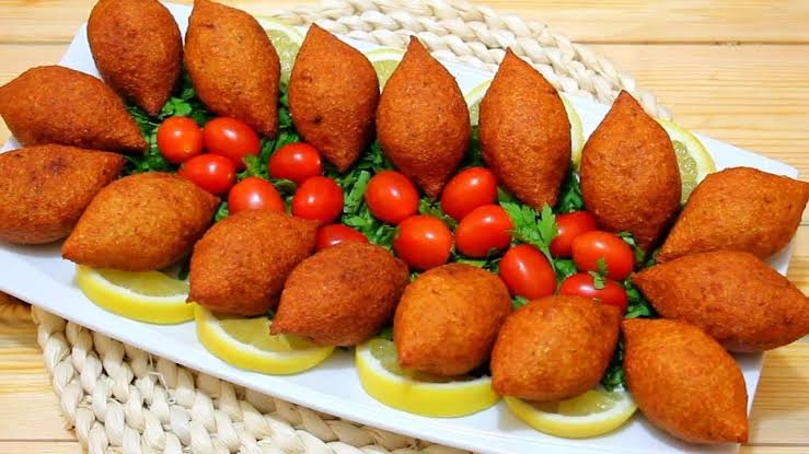 اعملي الكبيبة على طريقة الشيفات بالتركات والحركات بتاعتها.. عيالك هيحبوها أوي