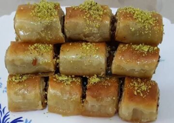 طريقة عمل البقلاوة بالمكسرات في المنزل أحلى من الجاهزة