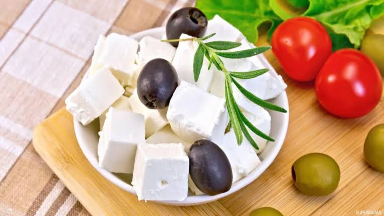طعمها مش هتميزيه عن الجاهزة.. طريقة عمل احلى جبنة بيضاء في البيت بمكوناتها الأصلية 5 طعمها مش هتميزيه عن الجاهزة.. طريقة عمل احلى جبنة بيضاء في البيت بمكوناتها الأصلية