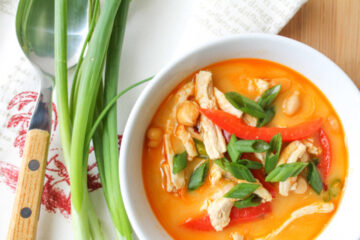 طريقة عمل شوربة الدجاج بالكاري بطعم مميز لكي ولعائلتك