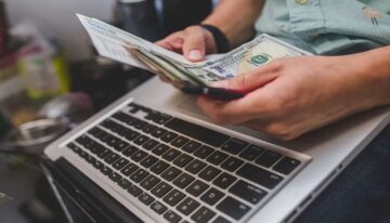 ما هي طرق الربح من الانترنت وزيادة الدخل من المنزل؟ وهل الربح من الانترنت حقيقي؟