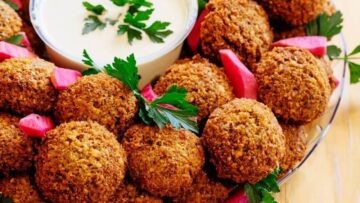 “بعد غلاء الأسعار” طريقة عمل الطعمية المصرية بمكونات بسيطة….مش هتشتريها من بره تاني