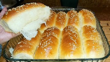 بالعجينة السحرية الهشة القطنية.. خبز الحليب أحلى المعجنات الرهييبة جهزيه في المنزل لأحلى فطار أو عشا