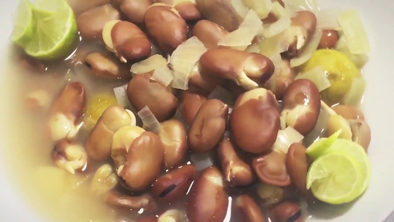 “وجبة شتوية مفيدة ومغذية” شوربة الفول النابت بالطريقة الأصلية