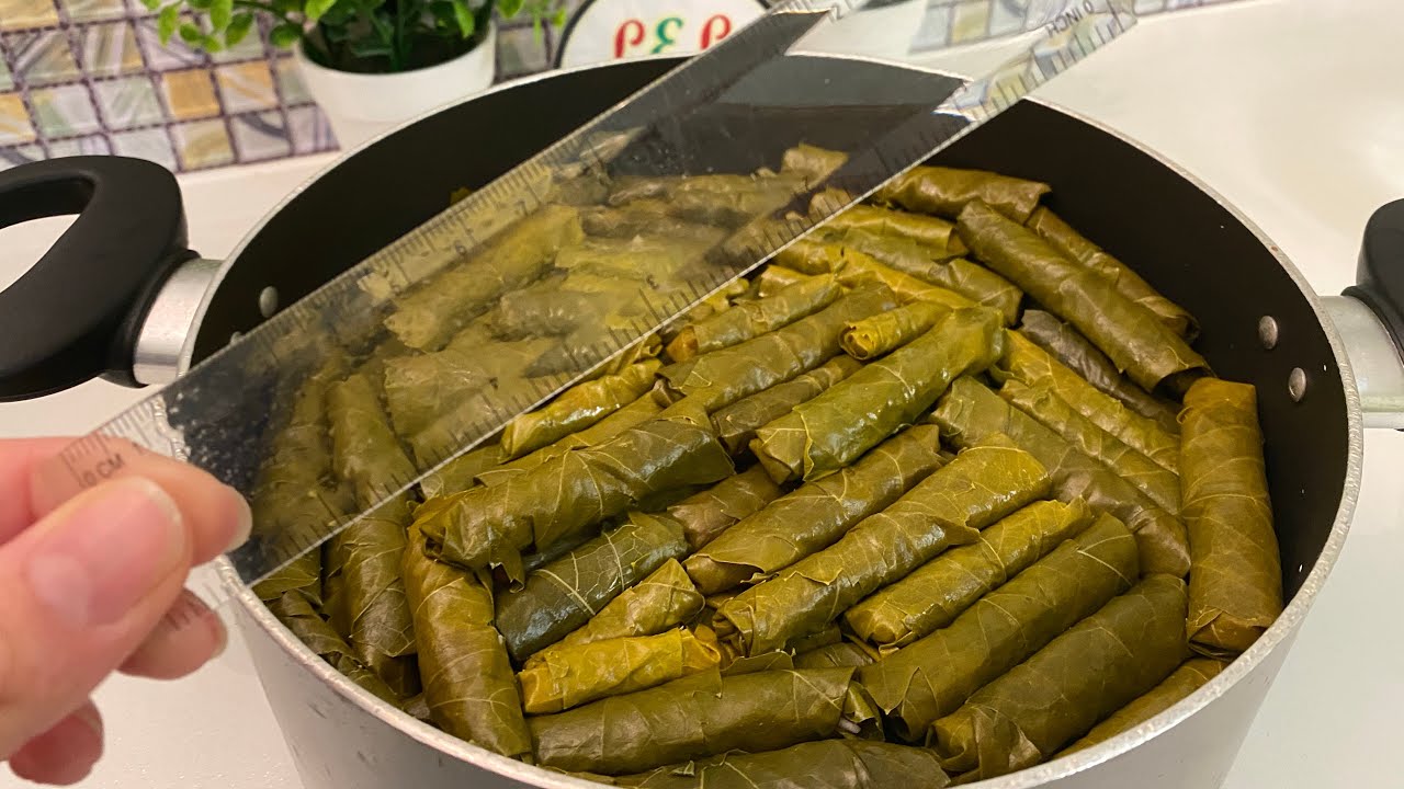فكرة جديدة..بالمسطرة فقط هتلفي ورق العنب والكرنب بسرعة الصاروخ في دقائق 7 كيلو بدون تعب ولا مجهود 5 فكرة جديدة..بالمسطرة فقط هتلفي ورق العنب والكرنب بسرعة الصاروخ في دقائق 7 كيلو بدون تعب ولا مجهود