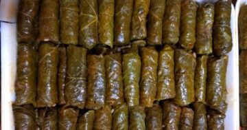 طريقة عمل محشي ورق العنب بكل أسراره وتكاته وبخطوات سهلة وبطعم لذيذ