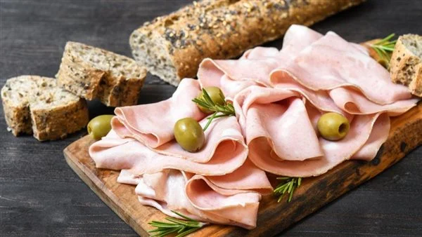 أسهل وصفة للانشون البيتي بالفراخ.. طعمه يجنن وهتحسي إنه زي الجاهز وأحلى كمان