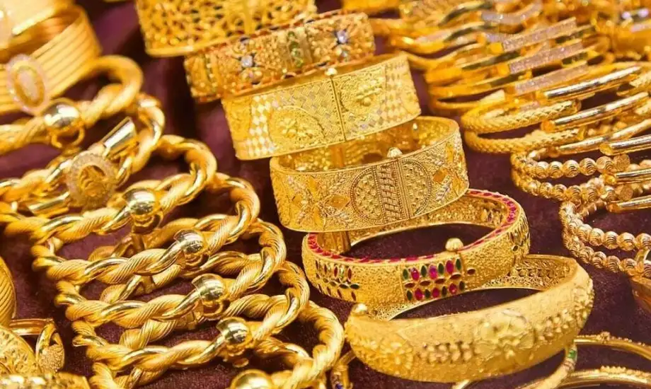 الذهب يصدم الملايين ويخالف توقعاتهم .. ارتفاع غير مسبوق في أسعار الذهب اليوم الأحد 7/1/2024 وعيار 21 يسجل رقمًا تاريخيًا 5 الذهب يصدم الملايين ويخالف توقعاتهم .. ارتفاع غير مسبوق في أسعار الذهب اليوم الأحد 7/1/2024 وعيار 21 يسجل رقمًا تاريخيًا