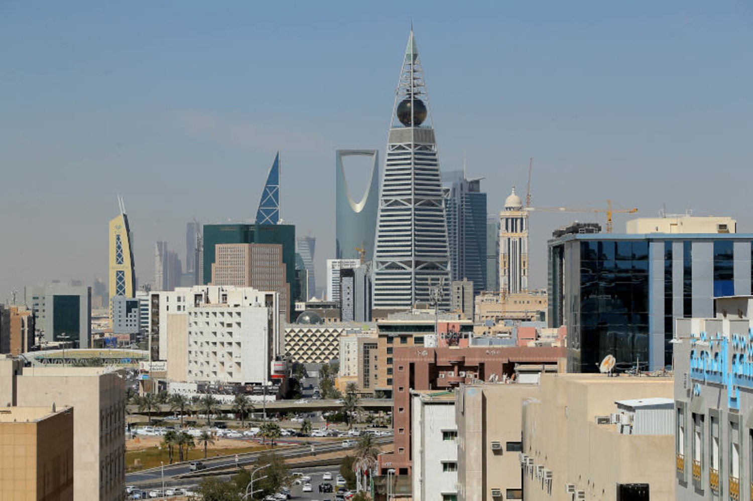 أول وزارة سعودية تحدد 10 ضوابط لارتداء الزي الرسمي في مكان العمل 5 أول وزارة سعودية تحدد 10 ضوابط لارتداء الزي الرسمي في مكان العمل