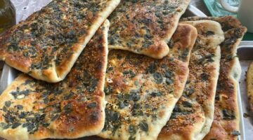 الصورة الرئيسية لوصفةفطائر الزعتر الفلسطينيه