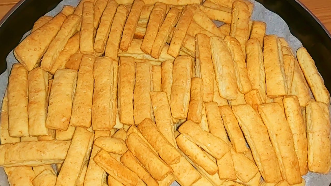 طعمها رهيب وستعشقونها .. القراقيش بالزبدة مع كوب من الشاي، وجبة لا تُقاوم