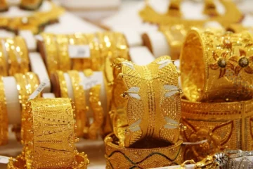 الذهب مالوش آمان.. بكم سعر الذهب اليوم الآن الخميس 4 يناير 2024 وعيار 21 وصل كام؟