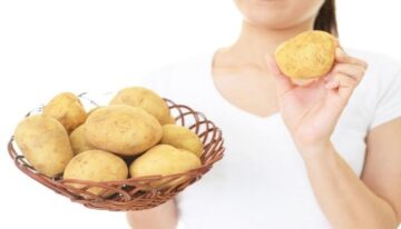 طريقة تخزين البطاطس في المنزل لأطول فترة كأنك لسه شرياها طازة!!