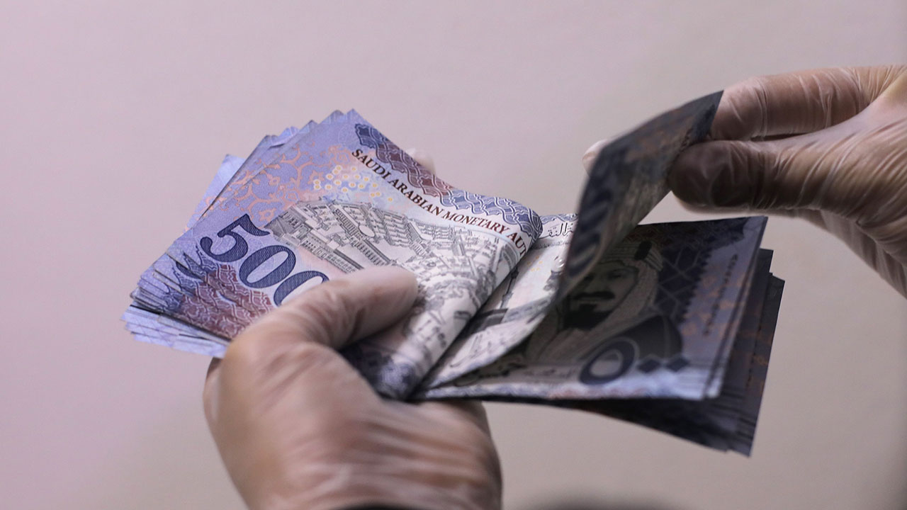 بالتقسيط علي 5 سنوات.. احصل علي قرض الأسرة 100 الف ريال بدون كفيل للرجال والنساء بالمملكة 7 بالتقسيط علي 5 سنوات.. احصل علي قرض الأسرة 100 الف ريال بدون كفيل للرجال والنساء بالمملكة
