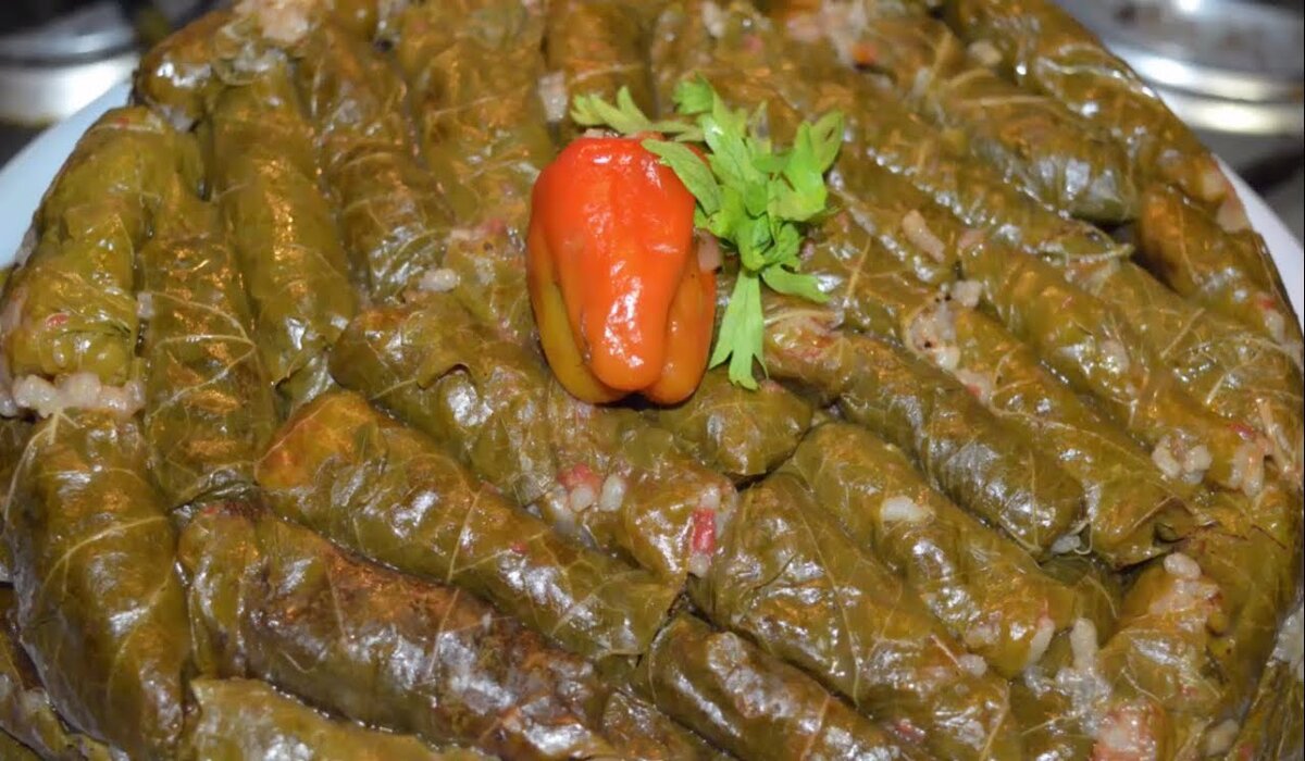 هينبهرو بيه.. طريقة عمل ورق العنب بخلطة رهيبة وبتكات محدش هيقولك عليها غيرنا 5 هينبهرو بيه.. طريقة عمل ورق العنب بخلطة رهيبة وبتكات محدش هيقولك عليها غيرنا