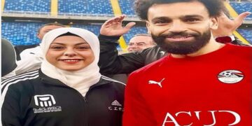 سارة سمير بطلة مصر لرفع الأثقال تنشر صورها رفقة محمد صلاح ونجوم المنتخب