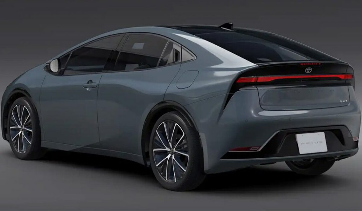 "بمواصفاتها الخيالية " سيارة Toyota Prius Prime اليابانية 2024 ذات الإداء المذهل 2 “بمواصفاتها الخيالية ” سيارة Toyota Prius Prime اليابانية 2024 ذات الإداء المذهل