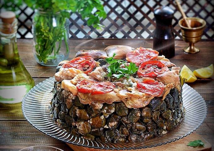 طاجن ورق العنب بالكوارع زي المحلات: طعم خيالي ونكهة خطيرة.. جربيه وهيعجبك 5 طاجن ورق العنب بالكوارع زي المحلات: طعم خيالي ونكهة خطيرة.. جربيه وهيعجبك