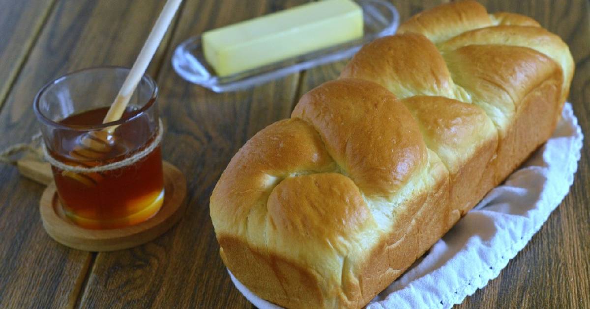 خبز البريوش الفرنسي الاقتصادي بقوام خفيف وهش جداً 2 خبز البريوش الفرنسي الاقتصادي بقوام خفيف وهش جداً