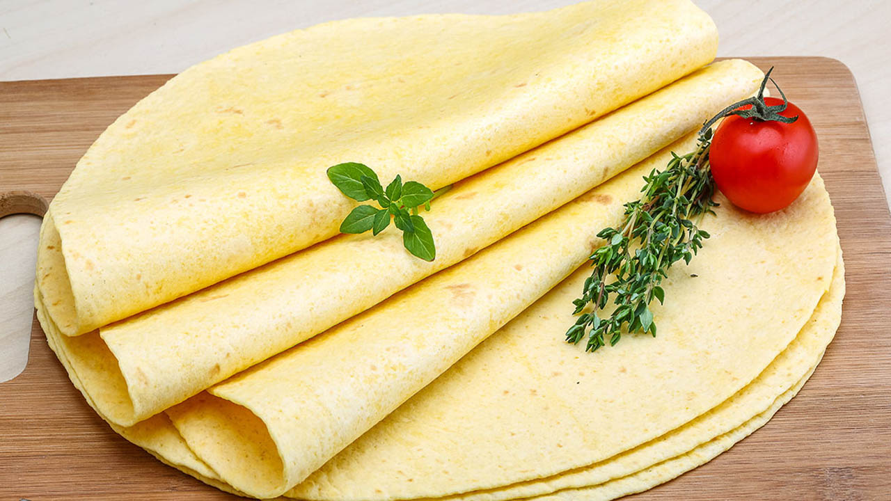 طريقة عمل خبز التورتيلا الطري الأصلي للشاورما ولكل الساندويتشات 5 طريقة عمل خبز التورتيلا الطري الأصلي للشاورما ولكل الساندويتشات