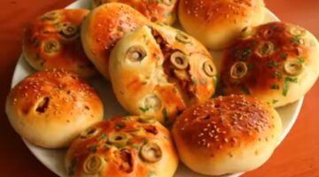 طريقة عمل فطائر الدجاج بالسمسم