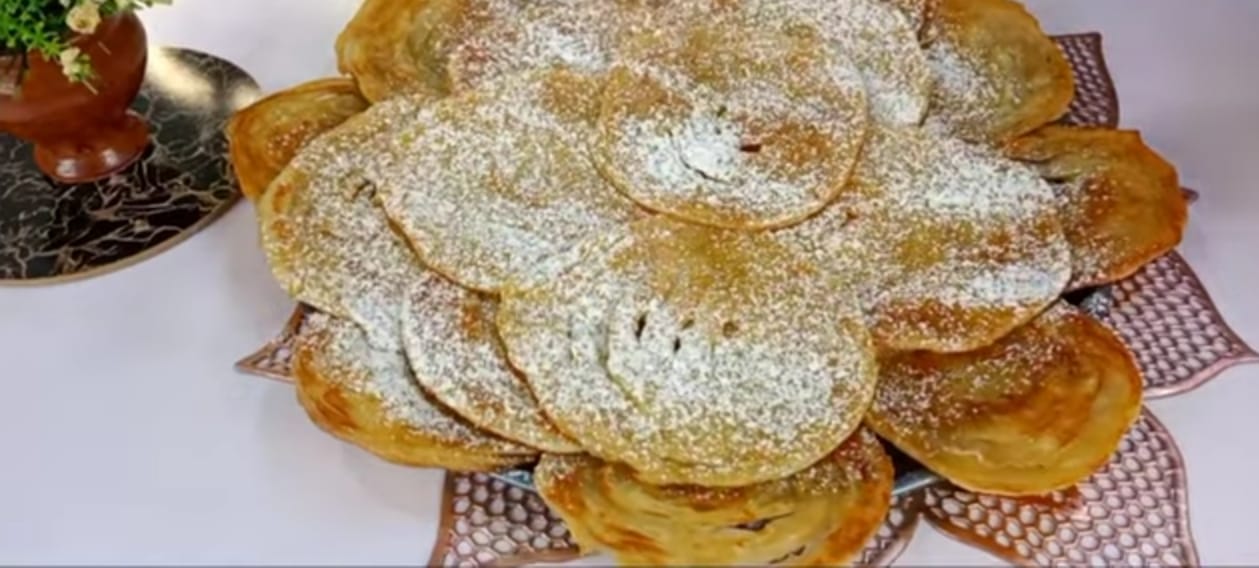 طريقة عمل فطير الطاسة بالسكر بطريقة سهلة وسريعة 5 طريقة عمل فطير الطاسة بالسكر بطريقة سهلة وسريعة